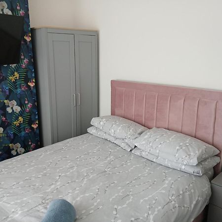 The White House Apartment Barrow-in-Furness ภายนอก รูปภาพ